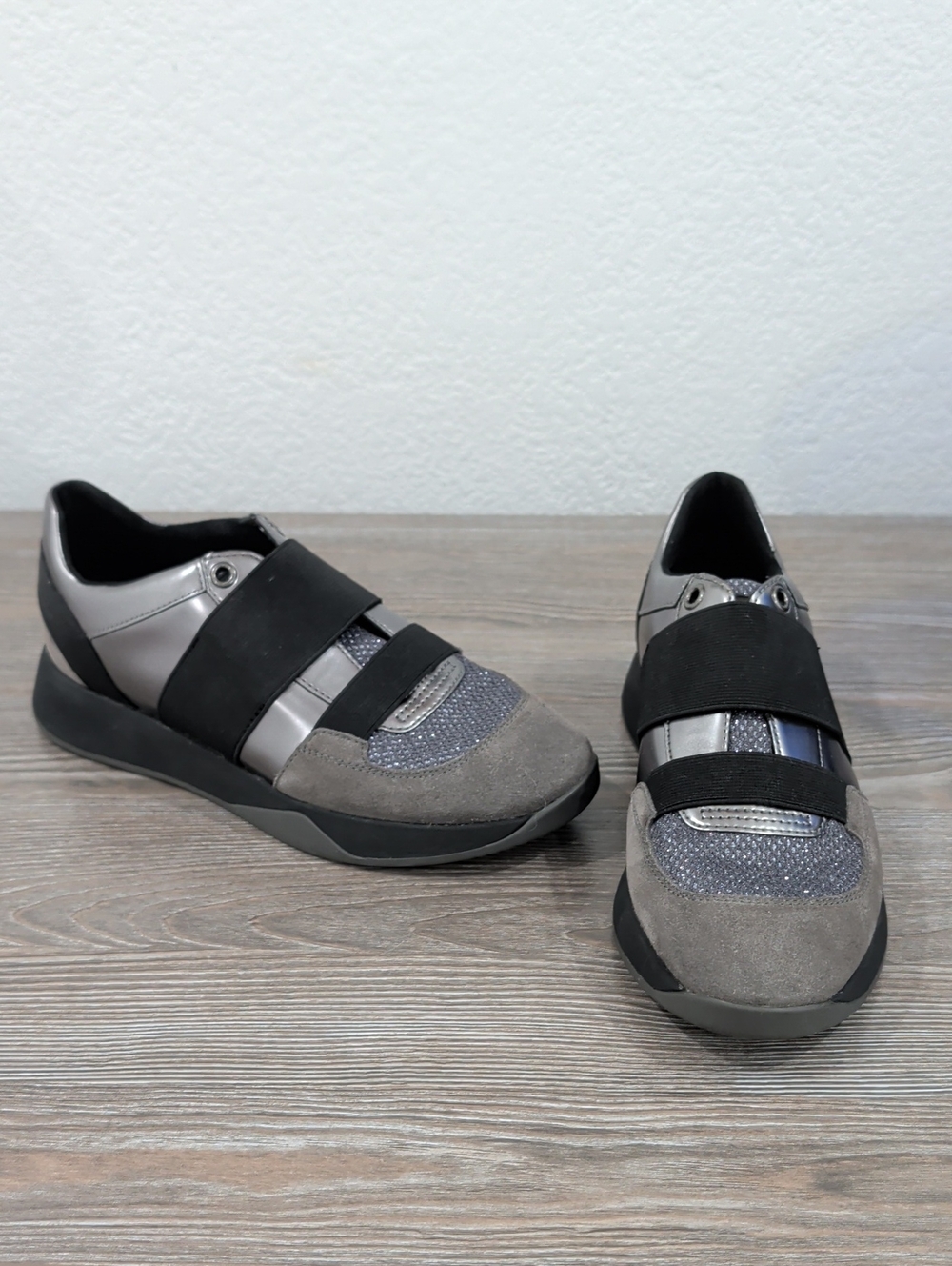 New GEOX SUZZIE Grey Suede Silver Metallic Black Slip On Sneakers RESPIRA Size 6